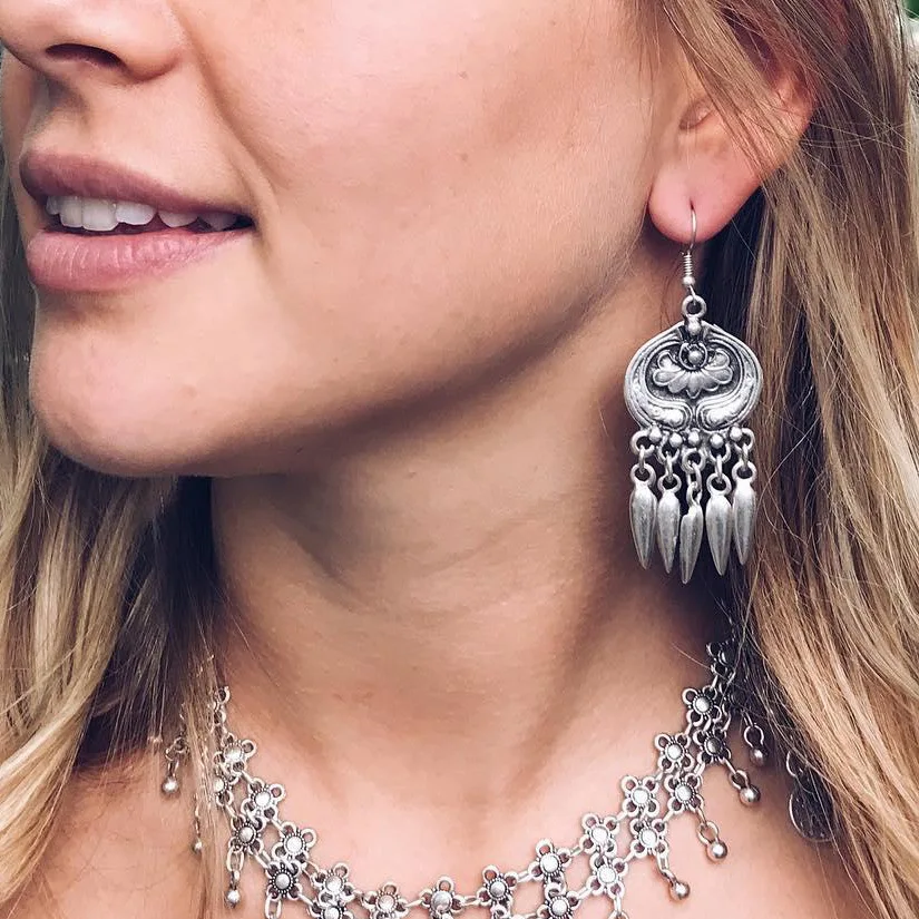 2 Pcs/Set Feather Pendant Bohemian Fringed 001 Earrings Carved Round Flowers Women Beach Party Jewelery Long Earring | Украшения и