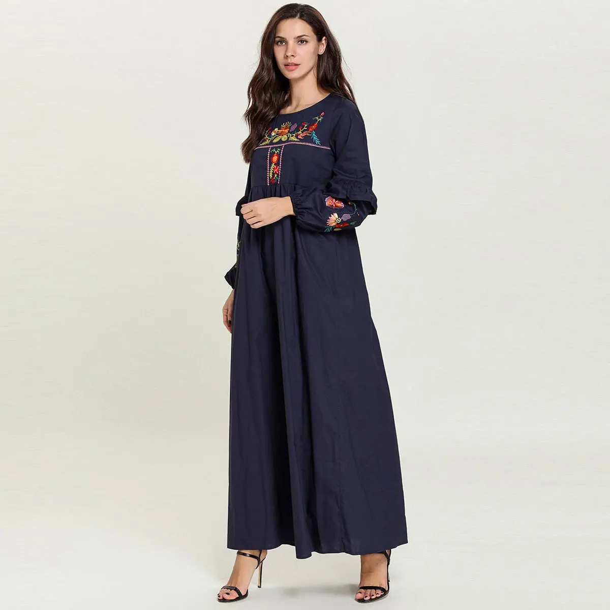 

Ethnic Floral Embroidery Women Muslim Dress Plus Size Moroccan Kaftan Dubai Fashion Abaya Islamic UAE Casual Robe Gown VKDR1697