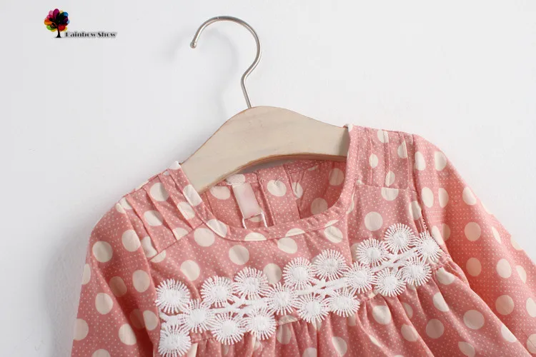 Новая детская одежда Демисезонный девушки прекрасный свежий с принтом в горошек цветочные кружева с длинными рукавами и круглым вырезом из хлопка детские Блузы