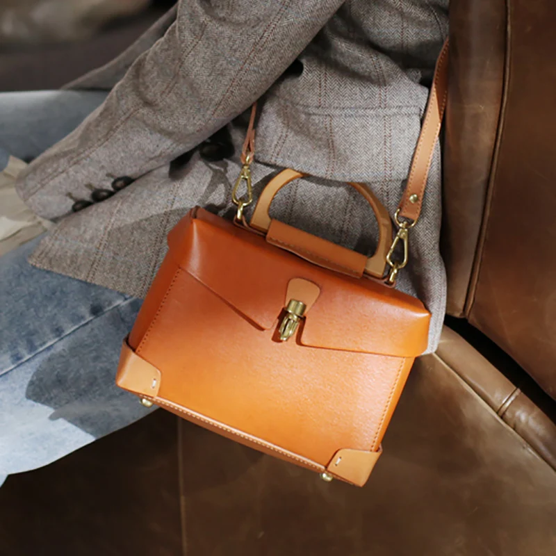 AETOO Single shoulder oblique strap buckle small square bag port wind retro shoulder bag simple hundred hand-held bean curd bag