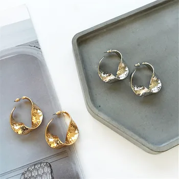 

Retro geometric attractive women fashion earrings jewelry Metal irregular geometrical earrings Contracted earrings earrings