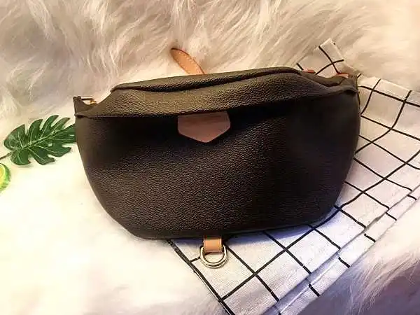 

2019 New BUMBAG fashionable Pocket luggage men and women's general single shoulder oblique square bag