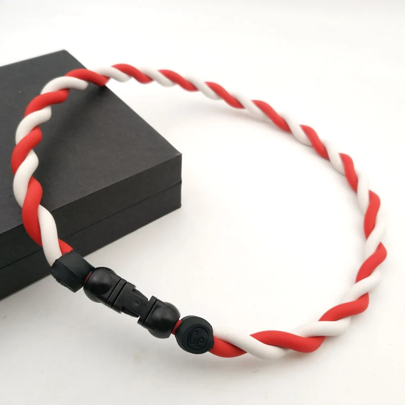 2018 new tornado silicone sports necklace two color silicone necklace