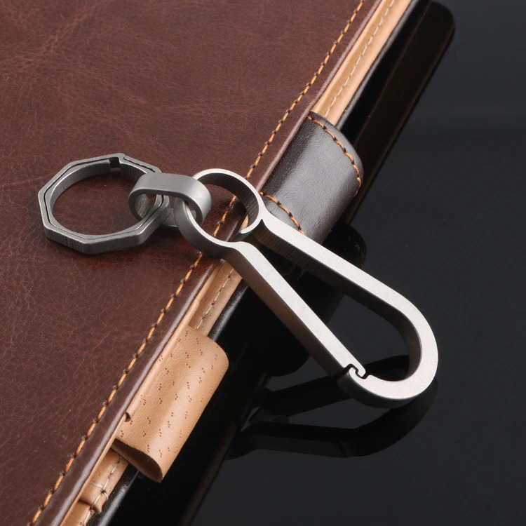 

2019 Real Titanium Alloy Men Key Chain Lightweight Creative Titanium Keychain Hanging Buckle Key Holder Rings High-Quality