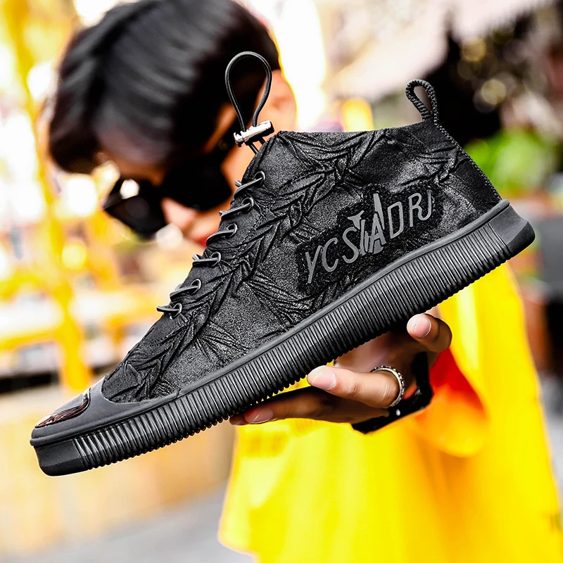 CNFIIA حذاء رجالي الذكور أحذية الكبار الأسود أزياء الأحذية الذكور أحذية تزلج عارضة عالية الجودة الفاخرة مصمم رياضية المشي