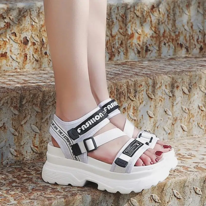 

Summer Women Sandals Platform Buckle Design Black White Fish mouth Sandals Beach Comfortable Women Thick Sole Beach Shoes
