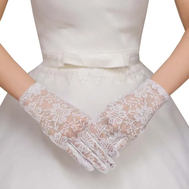 New Elegant Style Sun Protection Accessories Lace Hollow-Out Gloves Delicate Black Lace Pattern Lace Gloves Wedding Gloves