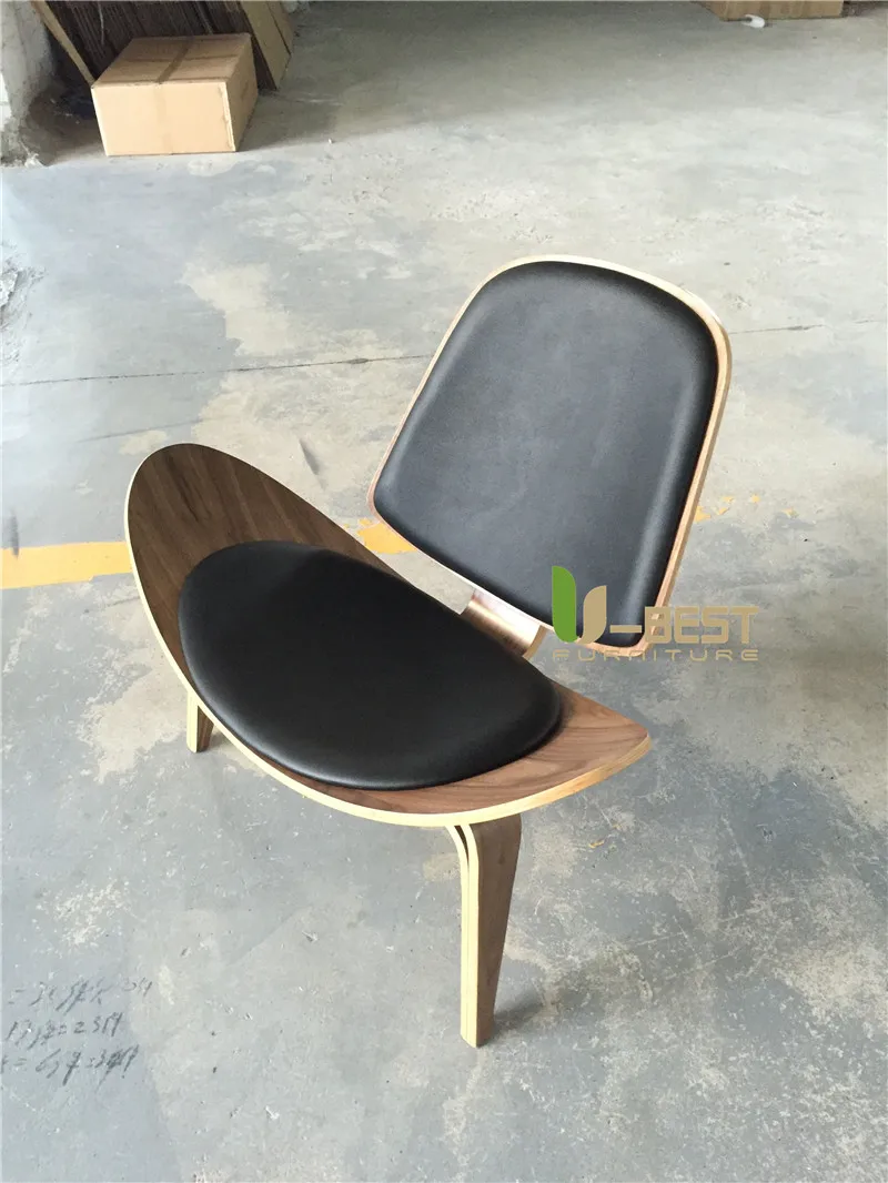 Hans Wegner Style Three-Legged Shell Chair Ash Plywood Black Faux Leather Living Room Furniture Modern Shell Chair Replica (2)
