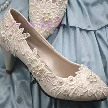 Свадебные туфли цвета слоновой кости с кружевом и жемчугом; женские туфли ручной работы на низком каблуке средней высоты; милые туфли для подружки невесты; большие размеры