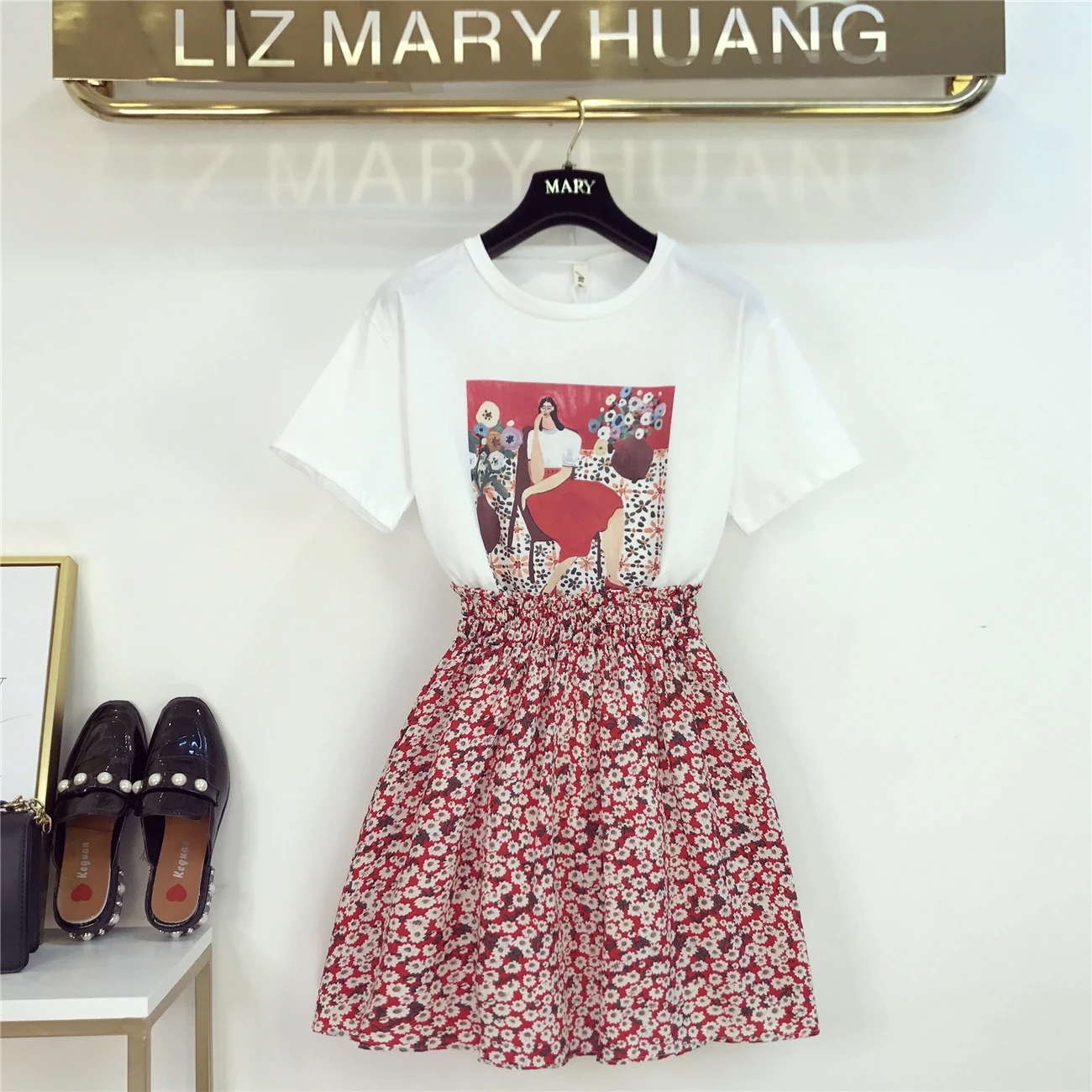 

2019 summer new female cartoon print T-shirt floral chiffon skirt fashion two-piece suit