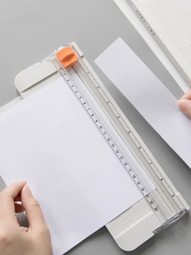 

1PCS Small Paper Cutter DIY Cutting Knife Card Cutting Paper Artifact Cutting Machine Photo Cutter