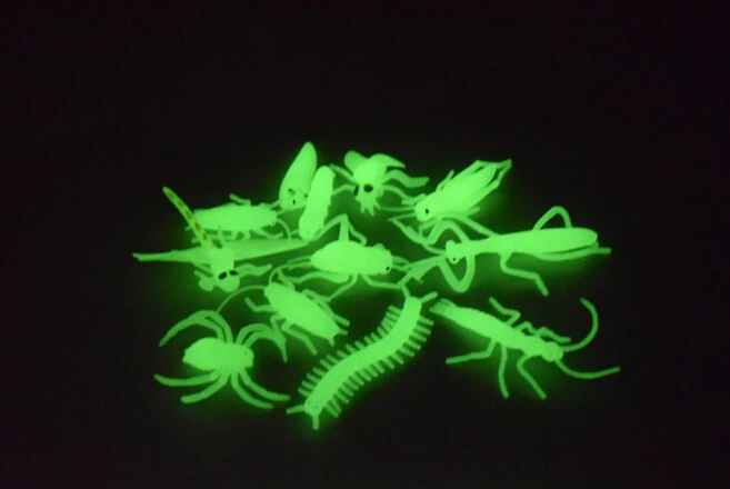 12pcs lot Halloween horror Luminous Insects Animals Creative explosion models Funny Tricky Toys Luminous Insects Animals