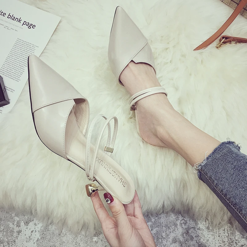 

Two wearing sandals female fairy wind 2019 new pointed baotou stiletto small fresh versatile high heel half slippers shoes