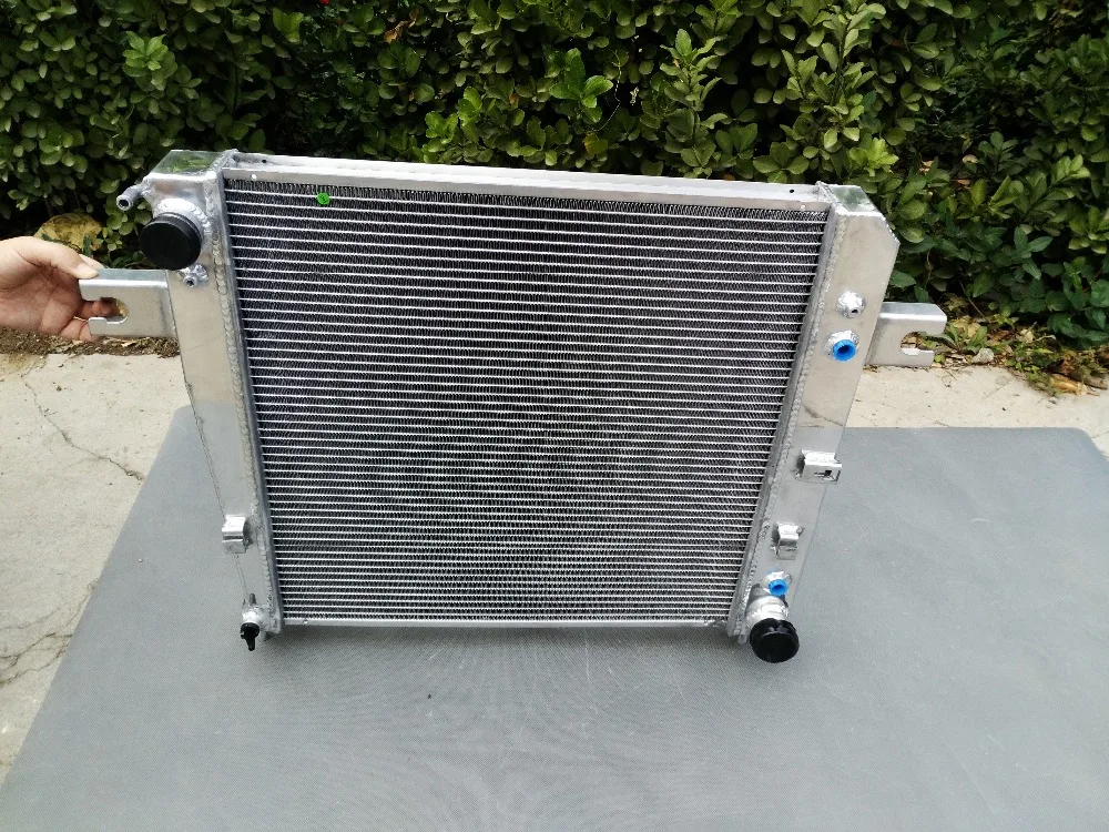 2004 Jeep Liberty Radiator