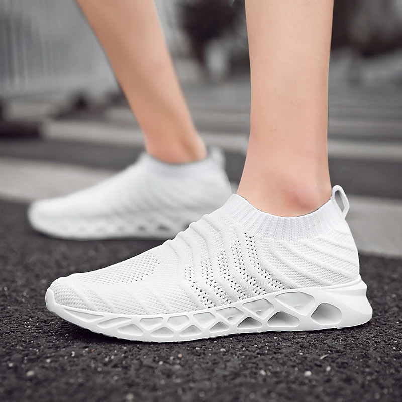 Hemmyi جدا ضوء كبيرة حجم أحذية رجالي Flyknit تنفس في الهواء الطلق أحذية رياضية الذكور الأحذية الانزلاق على تنيس Masculino Adulto Hemmyi جدا ضوء كبيرة حجم أحذية رجالي Flyknit تنفس في الهواء الطلق أحذية رياضية الذكور الأحذية الانزلاق على تنيس Masculino Adulto