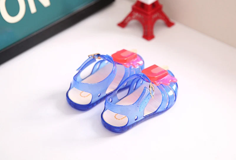 3121251251_888856304