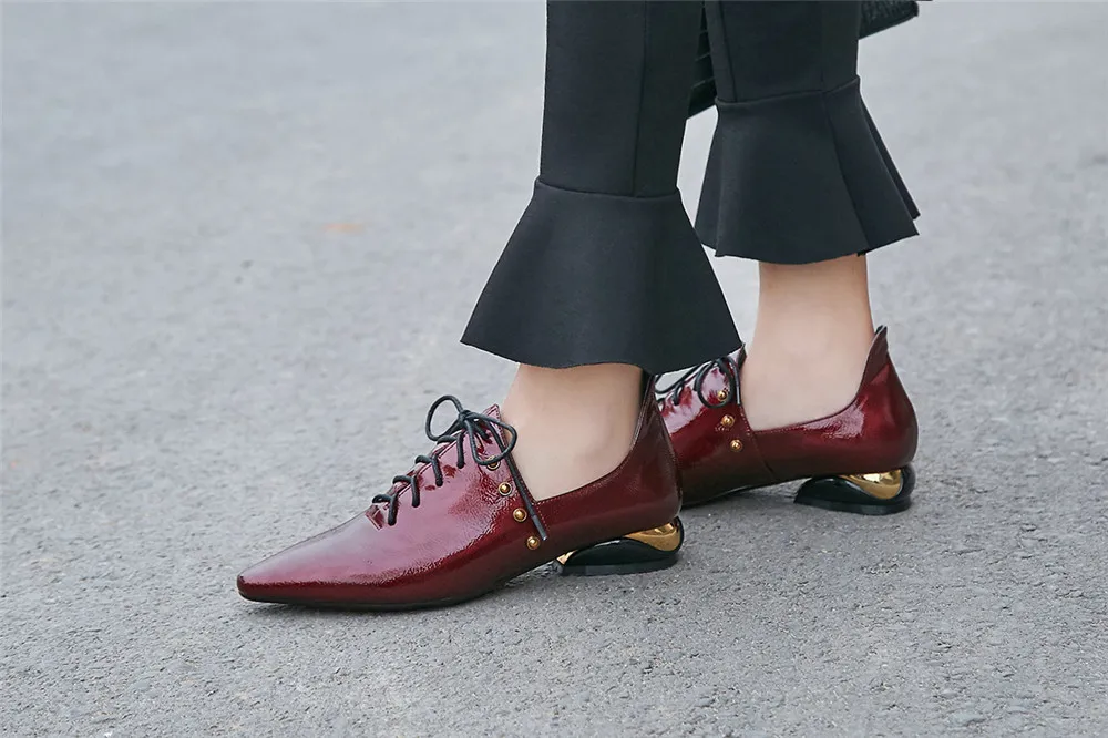 Женские туфли-оксфорды из натуральной кожи на плоской подошве с острым носком; обувь с перфорацией типа «броги» на шнуровке; повседневная обувь; большие размеры 34-42; TN01 muyisxi