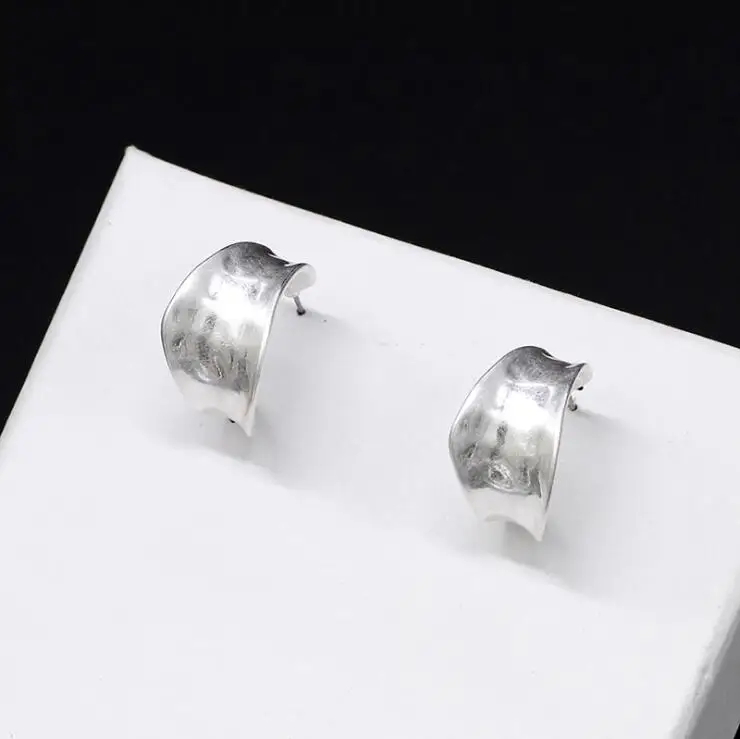 HUANZHI, корейские античные матовые металлические позолоченные серебряные медные C формы, широкий полукруг, изогнутые серьги-гвоздики для женщин, ювелирные изделия - Окраска металла: B