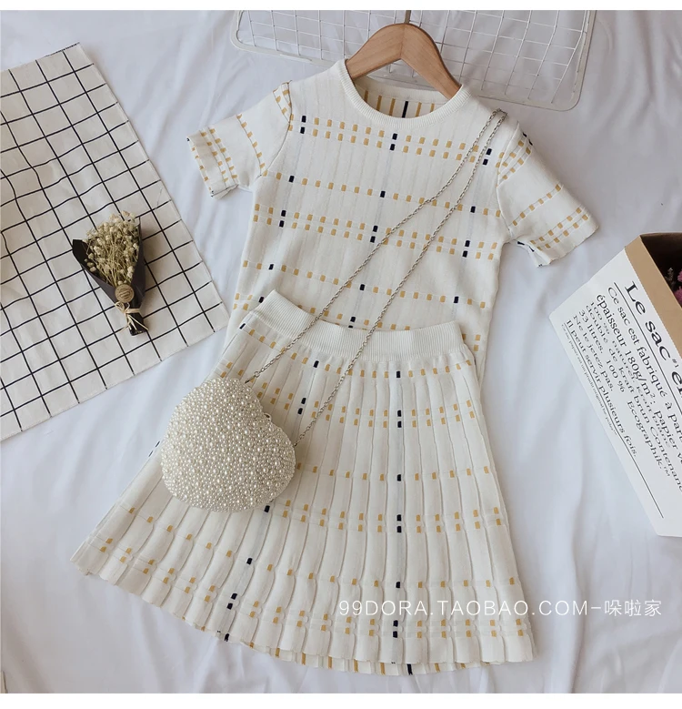 women's sets New Fashion Women's Spring Thin Knitted Striped Crop Top and Mini Skirt Suit Set Two-piece Girl's Skirt Summer Clothing Sets sweat suits women