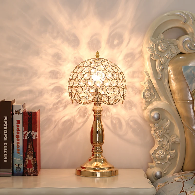 Хрустальная настольная лампа в европейском стиле, теплая прикроватная тумбочка для спальни, креативная романтическая современная простая настольная лампа для Кабинета