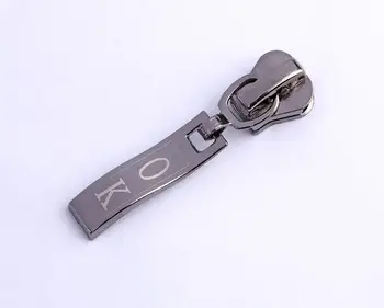 

2016 Fashion alloy zipper puller for garments and bags