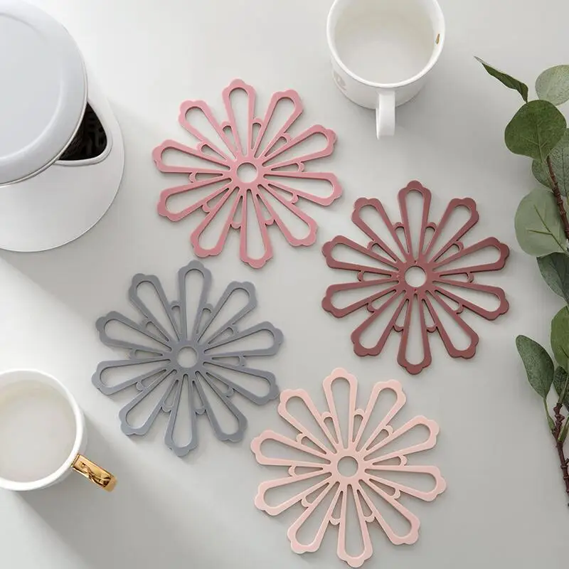 

Flower Shape Coasters Non-slip Heat Resistant Silicone Mat Thickened Bowl Mat Coffee Coasters Mug Cup Pot Holder Kitchen Tool