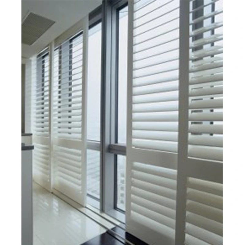 Persianas deslizantes para ventanas y puertas interiores 100% Basswood con marco y persianas de plantación de rieles Persianas deslizantes para ventanas y puertas interiores 100% Basswood con marco y persianas de plantación de rieles