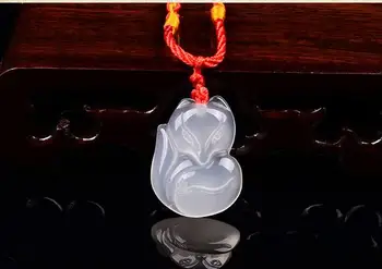 

Natural chalcedony fox fox pendant pendant male and female pendant Color can choose