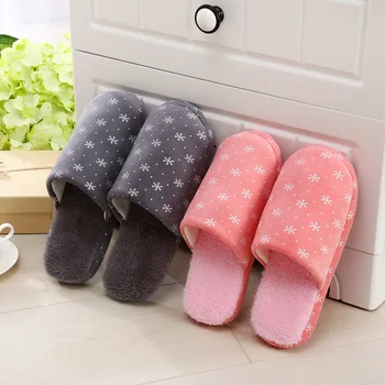 

2019 new Korean version of snow ladies cotton slippers soft bottom comfortable shoes men's casual home lovers cotton shoes