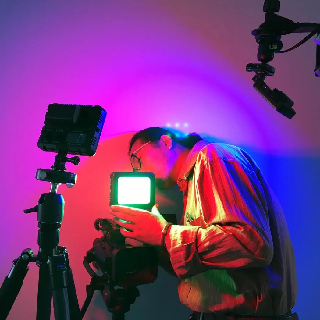 

LED Photography Fill Light 5700K 120 Degree 20%-100% Camera Adjustable F550, F750 battery(Not included) Lamp