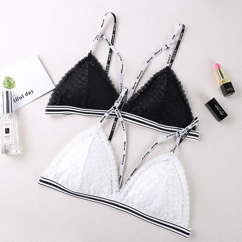 

Black/White Bra Wire Free Push Up Sexy Women Bras Lace Letter Small Breast Adjusts Back Closure 3/4Cup Seamless Bra Girl