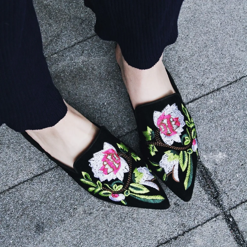 

Plus Size Women's Genuine Leather Slip-on Sandalias Brand Designer Embroidery Flower Pointed Toe Summer Sandals Shoes for Women