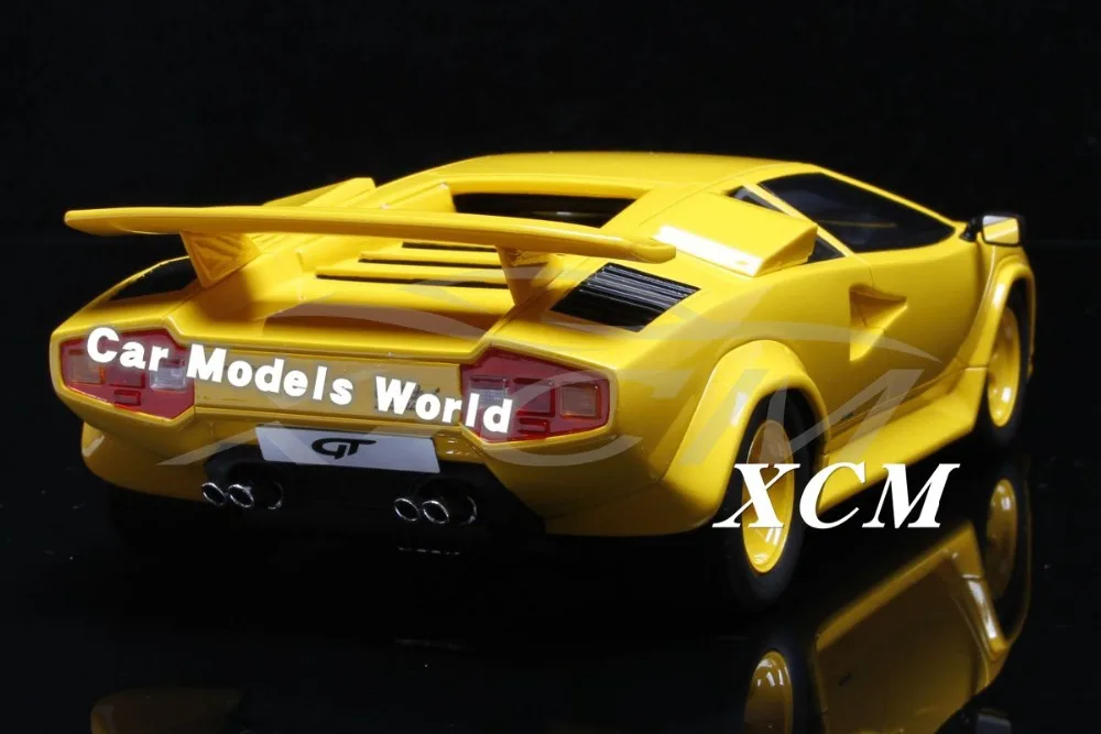 Полимерная модель автомобиля для GT Spirit COUNTACH TWIN TURBO (желтый) 1:18 + небольшой