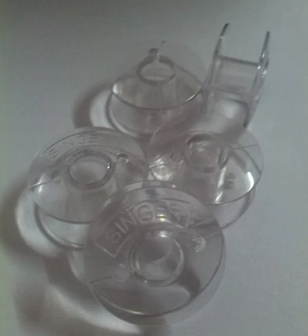 10 Pack Class 66 Clear Plastic Bobbins - Singer #172336-S