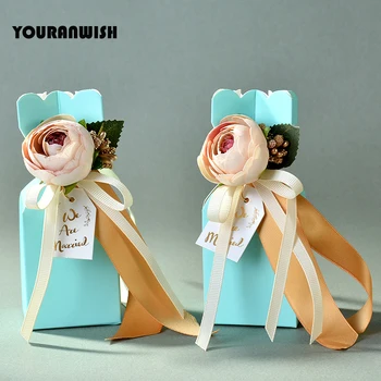 

20PCS Tiffany DIY Wedding Decoration Candy Gift Shape Candy Box With Artificial Flower Ribbon Green Leaf Chocolate Papeer bags