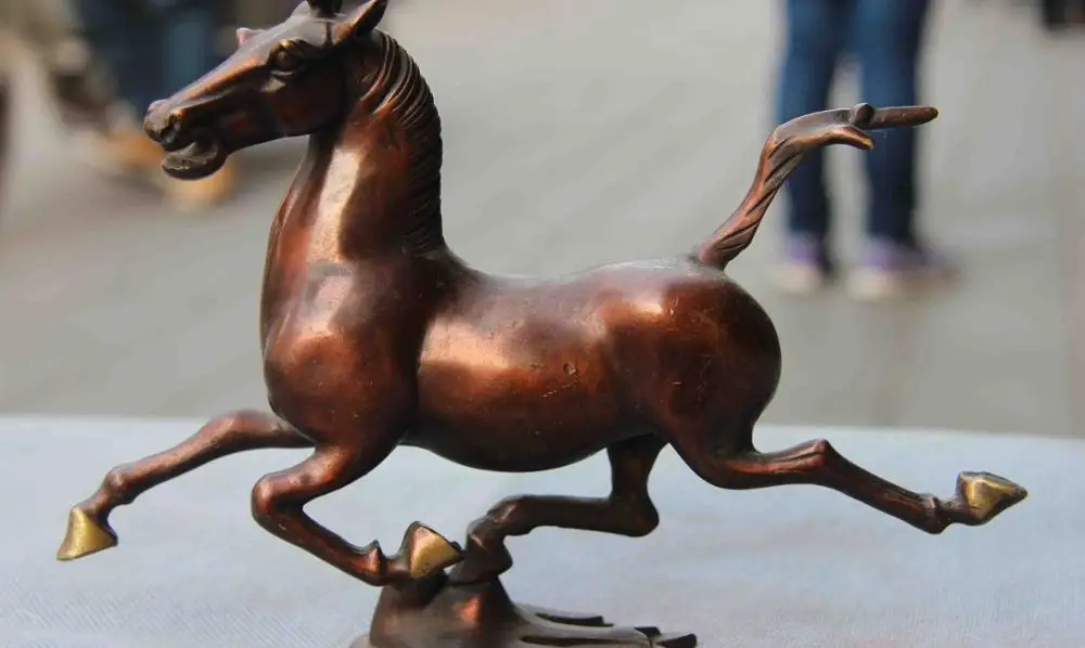 

Chinese Classical Red Copper famous Steed Horse riding Chebi horse art Statue