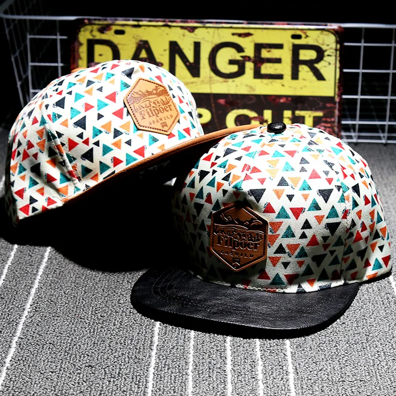 

Fashion Hiphop Leather Brim Baseball Caps Man Colorful Triangle Printing Casquette Unisex Sport Hats Playful High Quality Cap