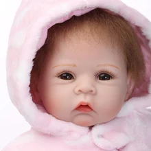 22 дюйм(ов) силикона Reborn Baby Doll мягкая Реалистичного зима девушка одежда Kawaii Reborn Куклы Обувь для девочек Подарки для продажи