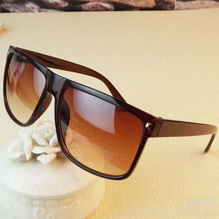 

Retro Rivet Sunglasses Unisex Large Square Sun glasses UV400 Black Brown Color