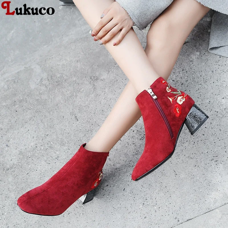

2019 New Arrival Female Plus Large Size 34-48 Flock Leather Ankle Botas Embroider Zipper Pumps Shoe Warm Winter Shoes Woman