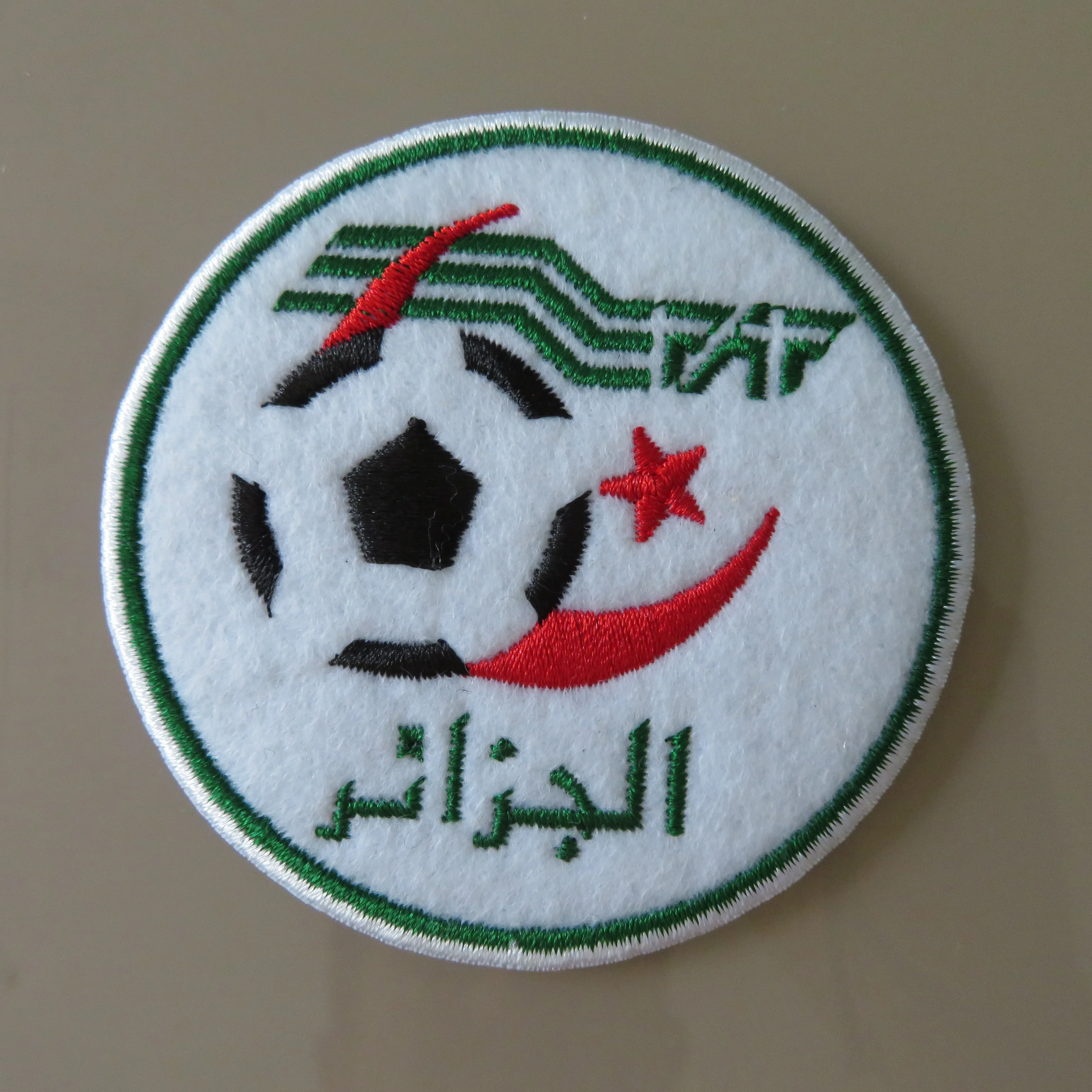 2 шт./лот футболка fussball сборная Алжира новый логотип утюгом нашивка Aufnaeher