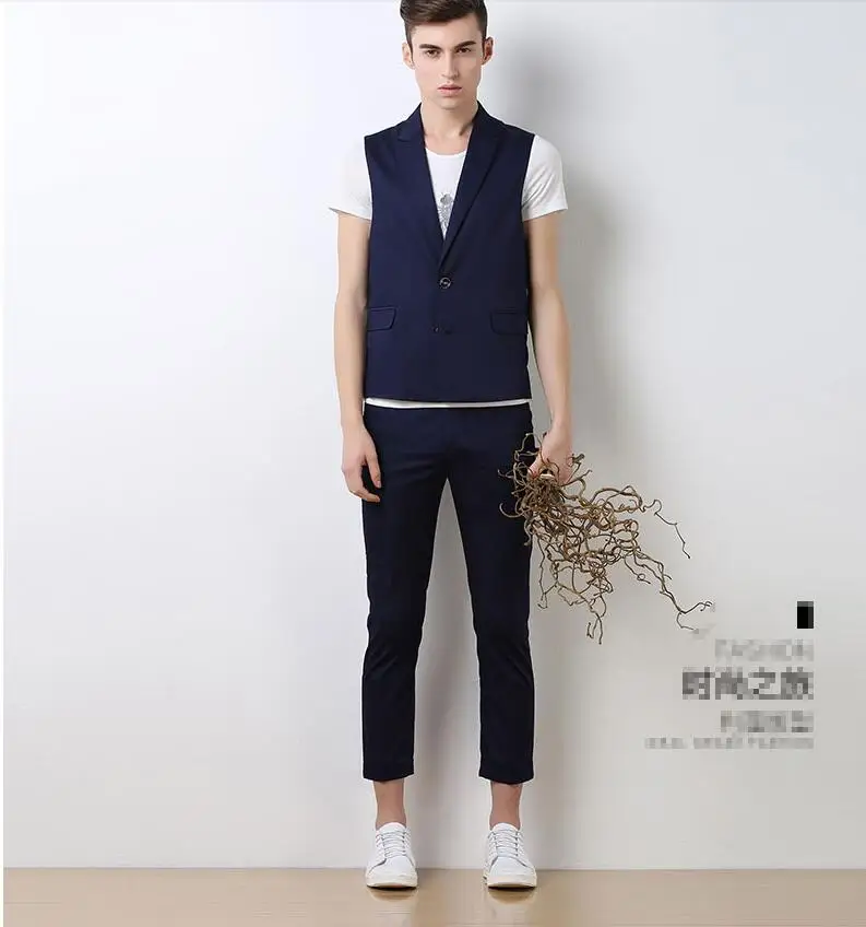 sleeveless suit design