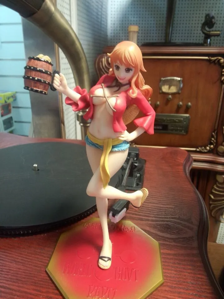 

22cm One Piece P.O.P Nami Dressed in Luffy Outfit with Casks Girl PVC Action Figure Resin Model Toy Gifts Cosplay Nami Figure
