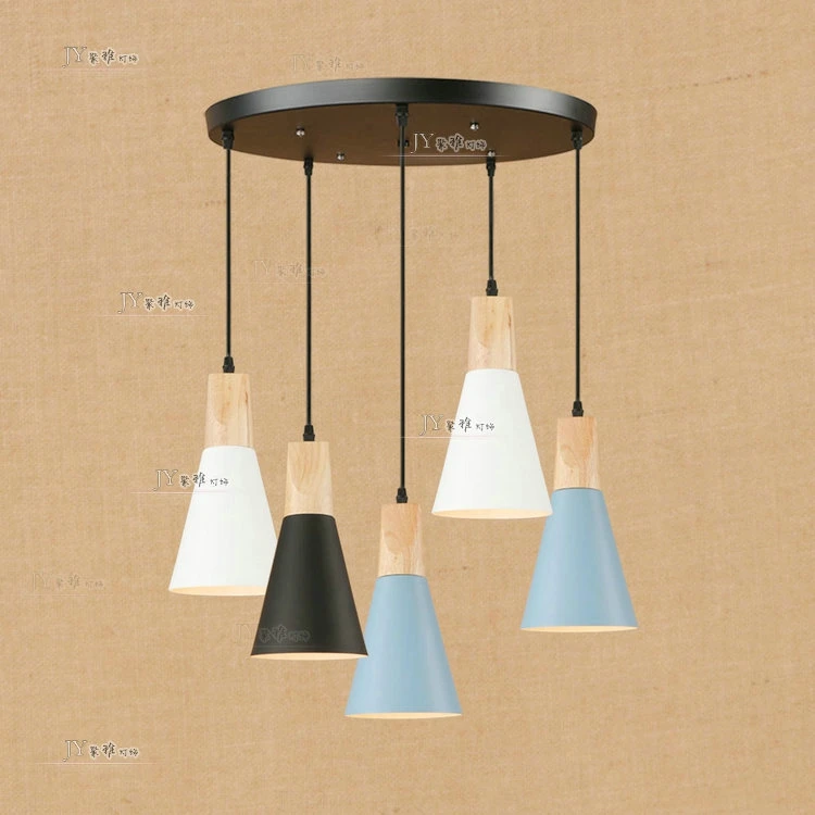 

personality cafe restaurant, American style country style retro nostalgia, living room aisle corridor wood Chandelier