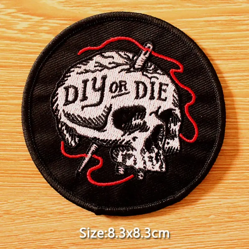 DIY Punk Skull Patch Embroidered Patches For Clothing Iron On Patches On Clothes Rock Hippie Patch Biker Badges Black Applique - Цвет: TI-PE2520CT