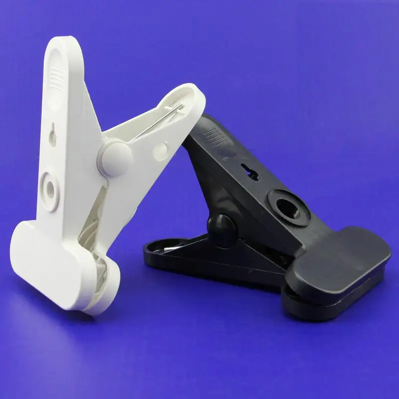 Крепление клипса лампы. Клипса для крепления лампы g23. Клипса металлическая для люминесцентных ламп т8 d26мм сталь (15. Металлическая скоба-держатель rxz400. Крепеж прищепка для лампы.