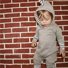 Горячая Распродажа очаровательный для маленьких мальчиков и девочек мультфильм Динозавр с капюшоном комбинезон одежда Наряд Полосатый печатных милые свитшоты