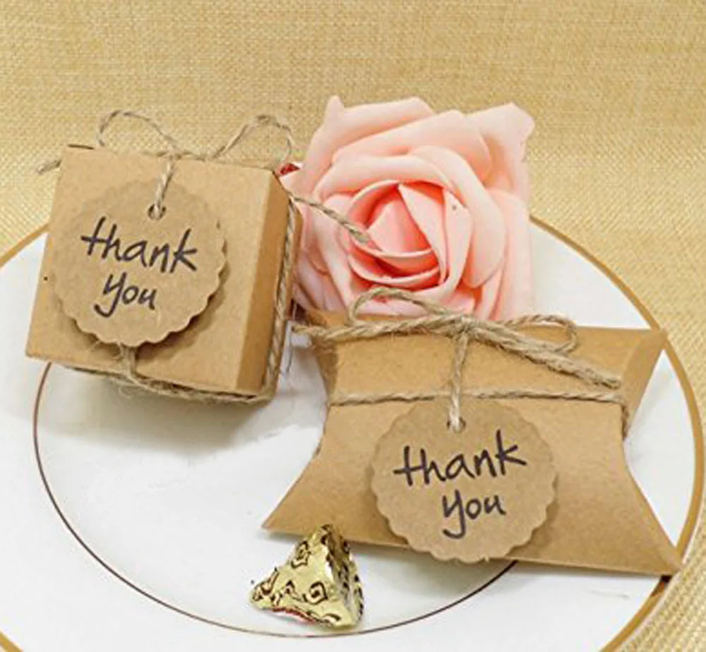 

100pcs Kraft Paper Pillow/Square Candy Box Rustic Wedding Favors Candy Holder Bags Wedding Party Gift Boxes with Thank You Tags