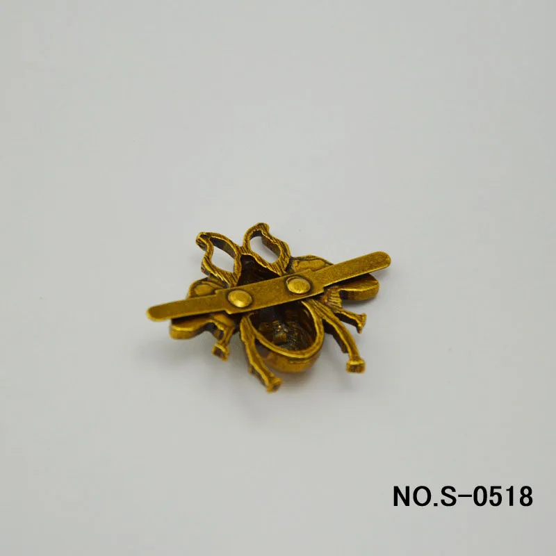 8816170041_1855861753