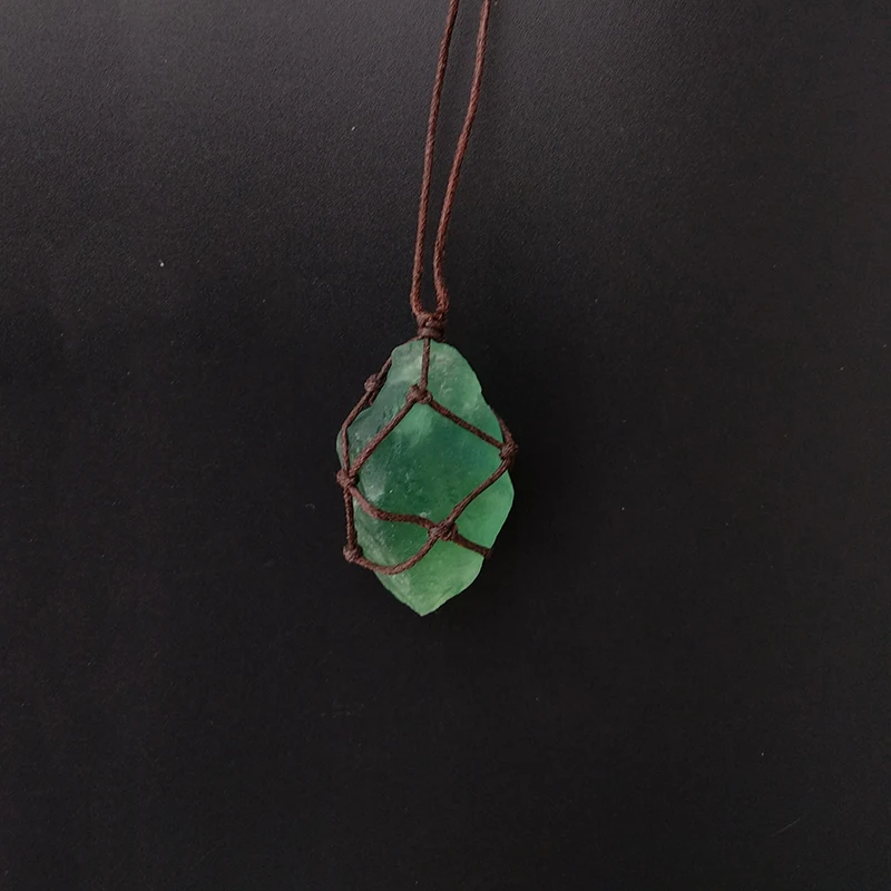 

BOEYCJR Natural Green Original Fluorite Necklace Chain Handmade Jewelry Ethnic Vintage Stone Pendant Necklace for Women 2019